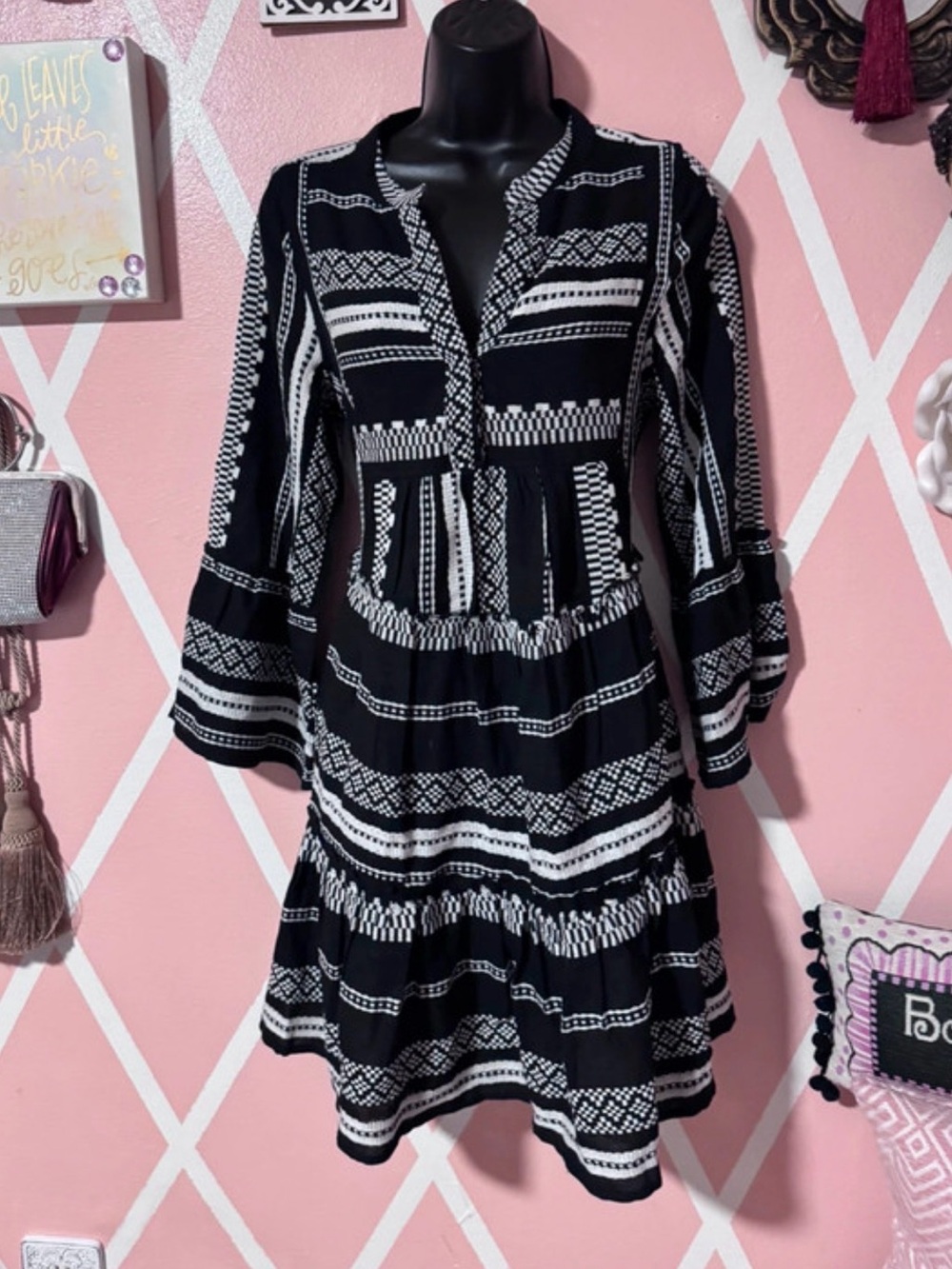 Elan Black and White Long Sleeve Tiered V-Neck Dress